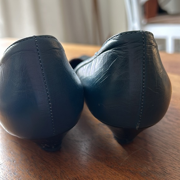Blue leather kitten heels - Picture 3 of 5